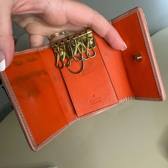 Gucci Key Holder with Pink bow and Orange Interior - Picture 9 of 10